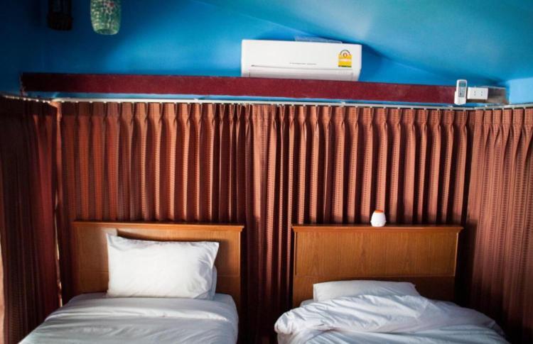 The Lazy Bar And Guesthouse Krabi Bagian luar foto