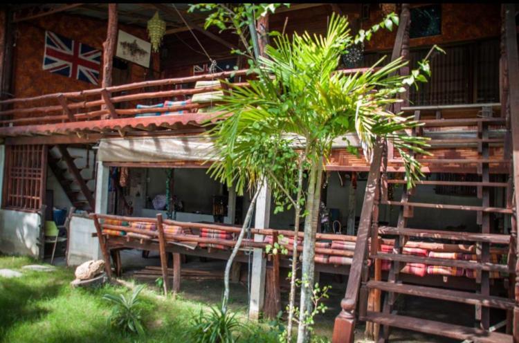 The Lazy Bar And Guesthouse Krabi Bagian luar foto