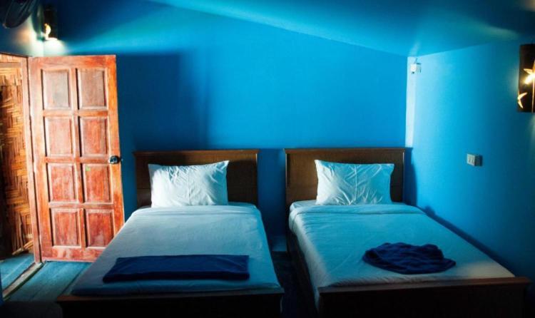 The Lazy Bar And Guesthouse Krabi Bagian luar foto