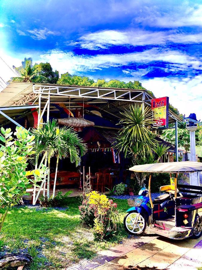 The Lazy Bar And Guesthouse Krabi Bagian luar foto