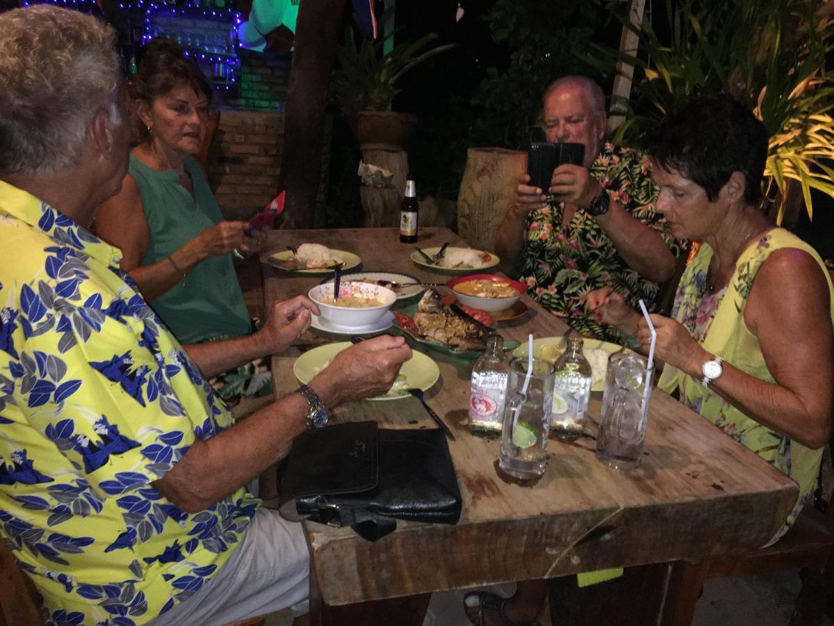 The Lazy Bar And Guesthouse Krabi Bagian luar foto