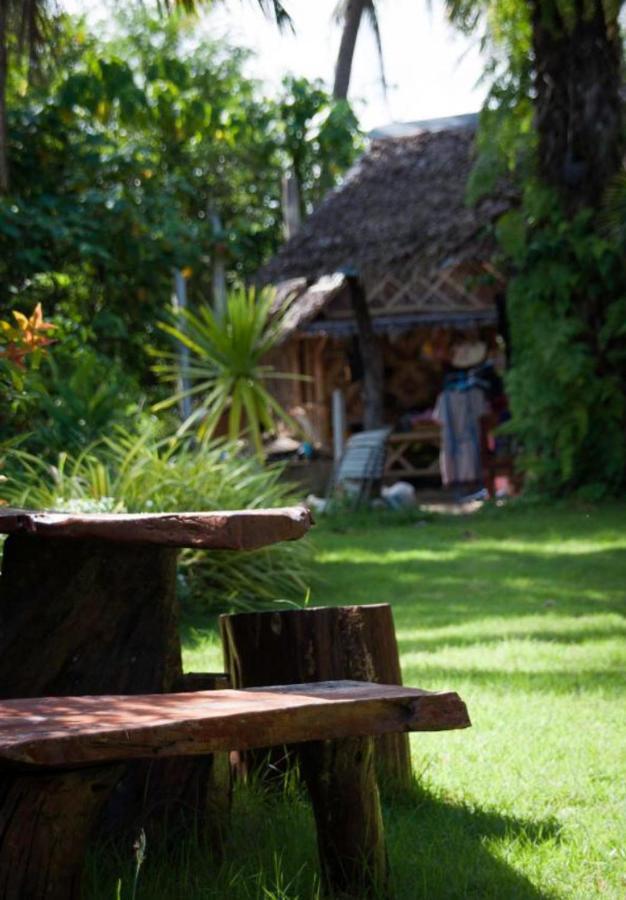 The Lazy Bar And Guesthouse Krabi Bagian luar foto