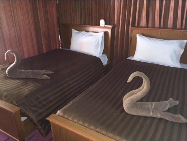 The Lazy Bar And Guesthouse Krabi Bagian luar foto