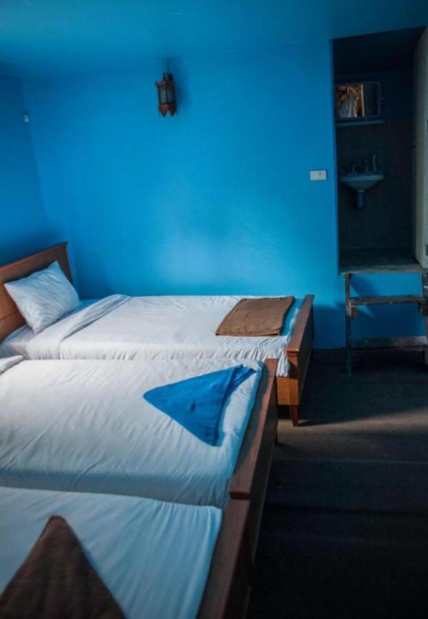 The Lazy Bar And Guesthouse Krabi Bagian luar foto